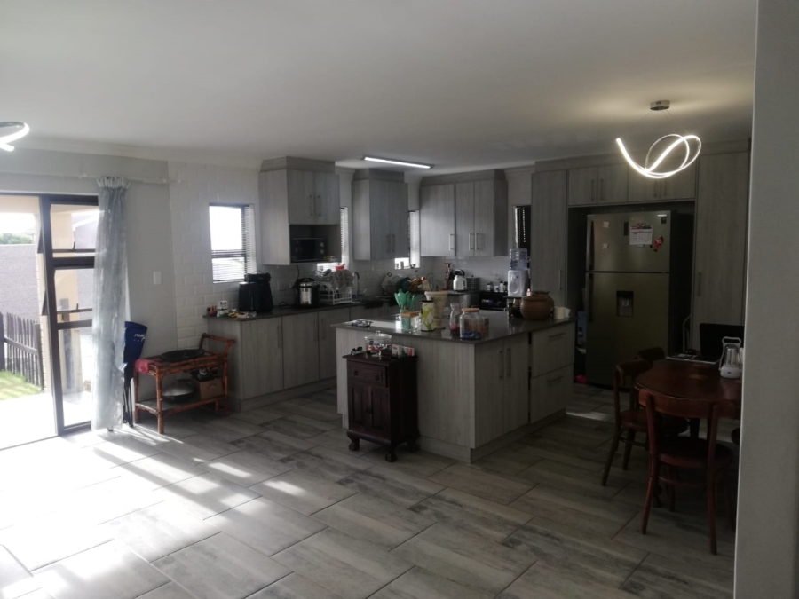 To Let 2 Bedroom Property for Rent in Dana Bay Western Cape